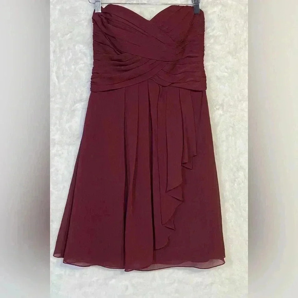 David’s Bridal Womens Burgundy A Line Bridesmaid Formal Tulip EUC Size4 Mini - Picture 1 of 8